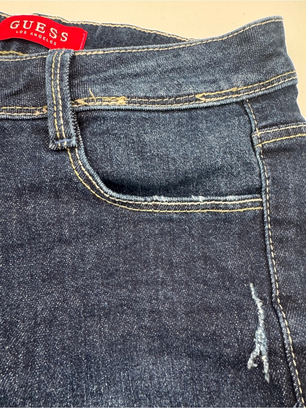 Guess Los Angeles Indigo Wash Cuffed Denim Shorts Rise 8.5" Inseam 3" Size 6 - Picture 4 of 13